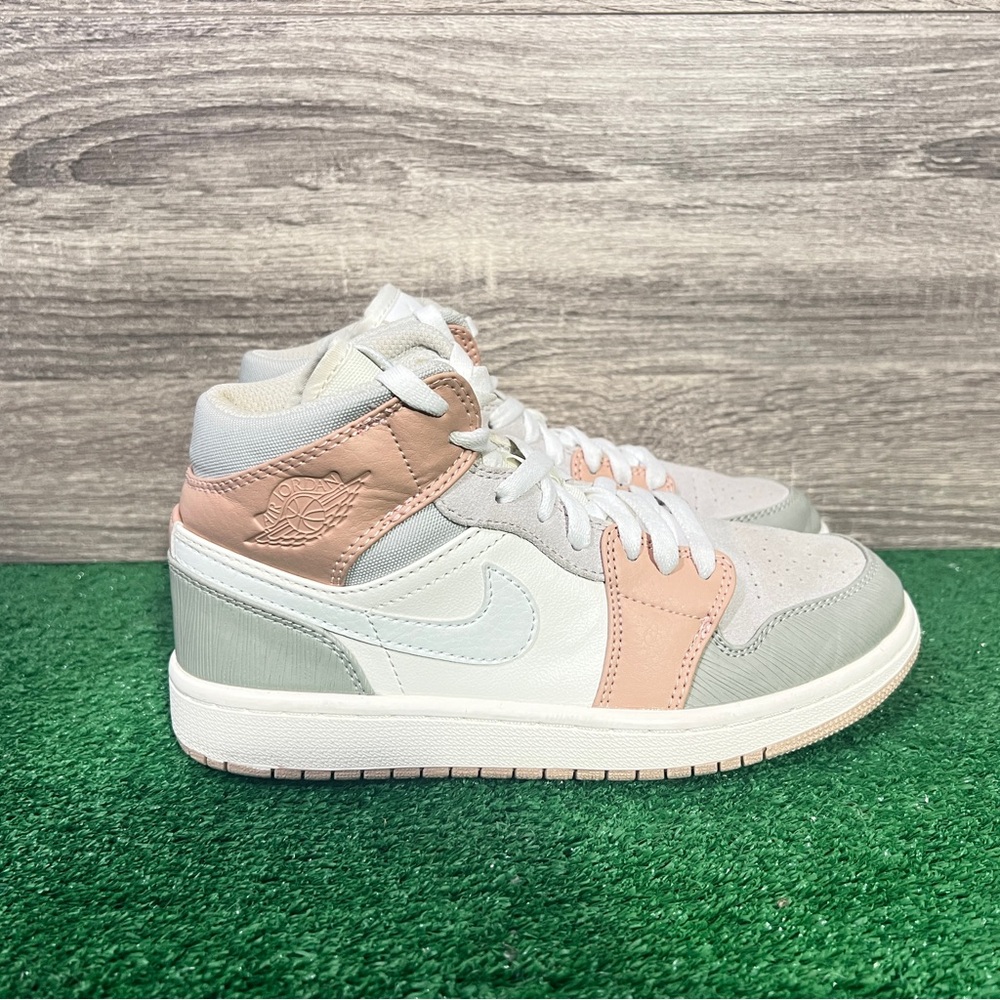Women's Nike Air Jordan 1 Mid Milan Size 8 CV3044-100